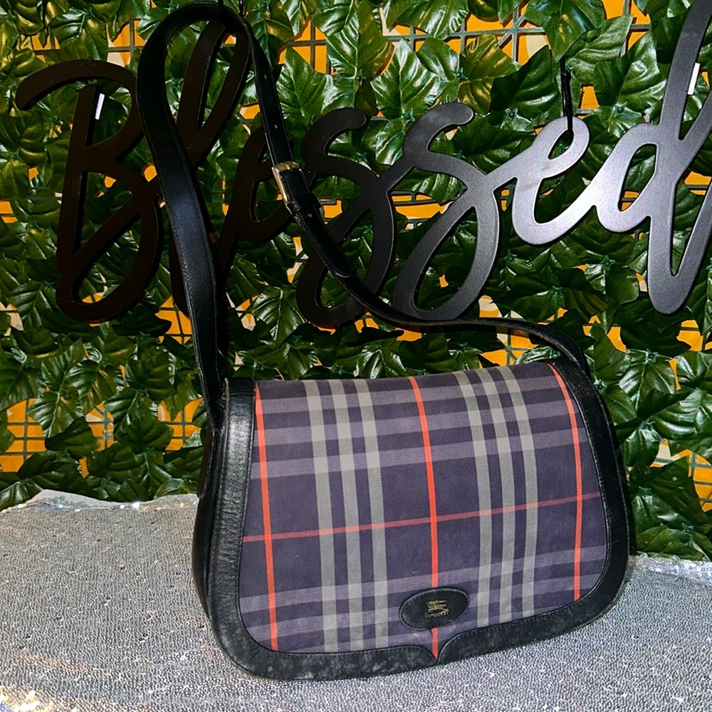 Burberry hand bag rich navy blue leather strap w traditional Burberry pattern